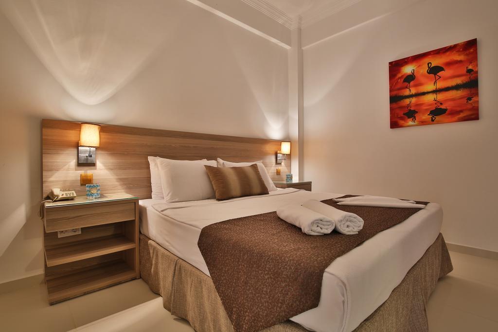 Palm Bay Beach Hotel Emecik Luaran gambar